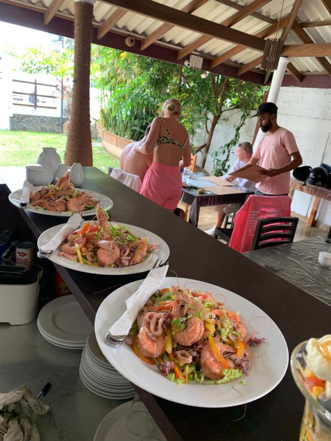 Ceylon Surf Guest And Restaurant Bed & Breakfast Weligama Eksteriør bilde