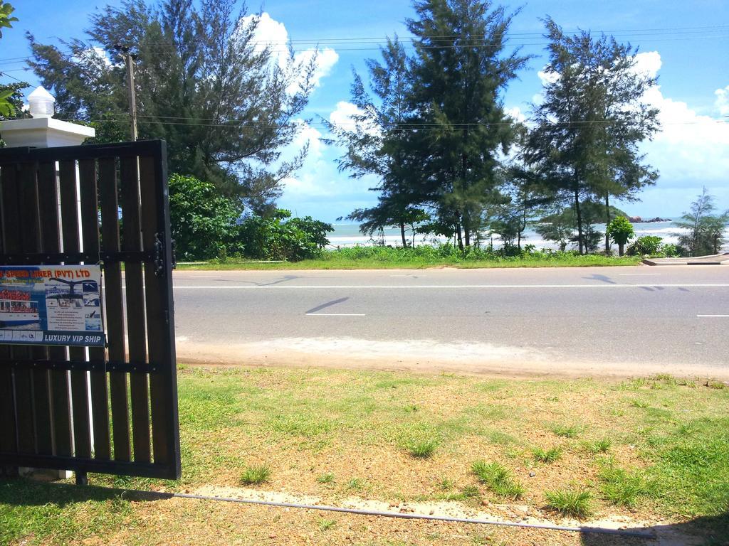 Ceylon Surf Guest And Restaurant Bed & Breakfast Weligama Eksteriør bilde