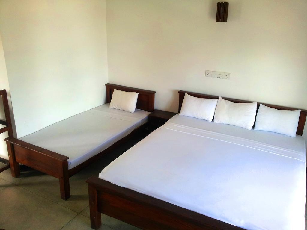 Ceylon Surf Guest And Restaurant Bed & Breakfast Weligama Rom bilde