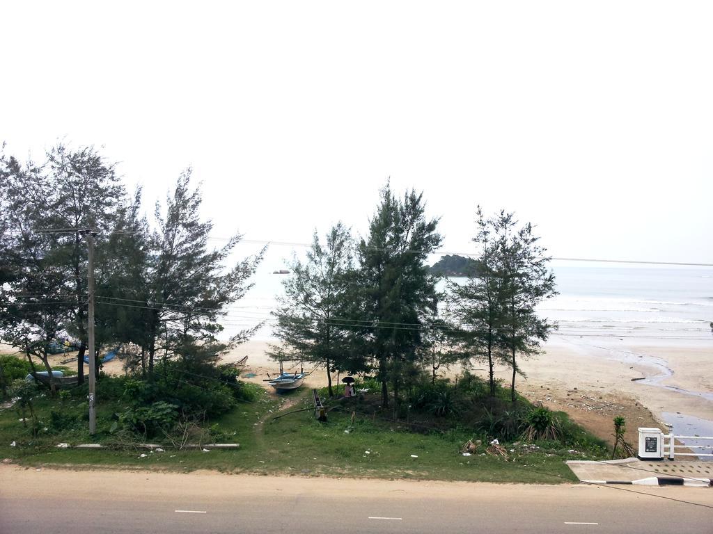 Ceylon Surf Guest And Restaurant Bed & Breakfast Weligama Eksteriør bilde