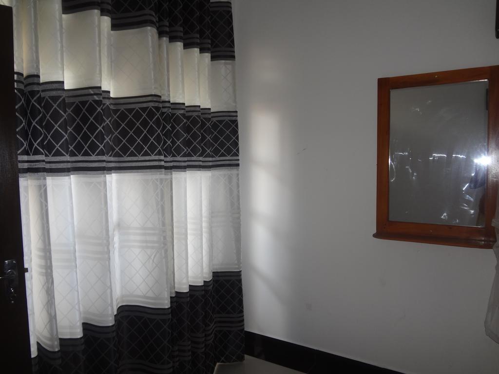 Ceylon Surf Guest And Restaurant Bed & Breakfast Weligama Eksteriør bilde