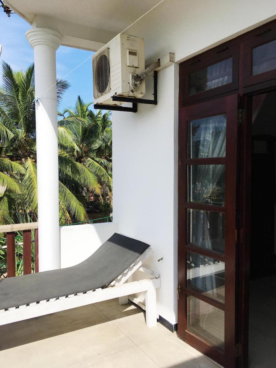 Ceylon Surf Guest And Restaurant Bed & Breakfast Weligama Eksteriør bilde